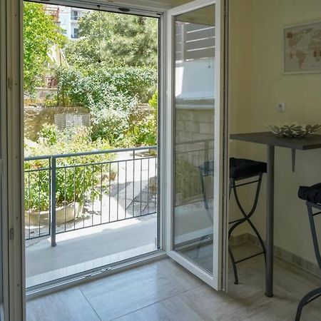 Modern Apartment In The City Center Ioannina Exterior photo