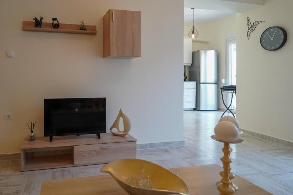 Modern Apartment In The City Center Ioannina Exterior photo