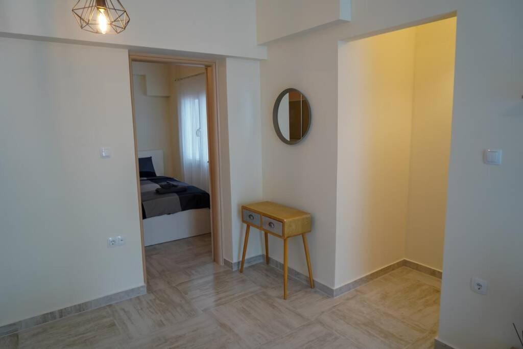 Modern Apartment In The City Center Ioannina Exterior photo
